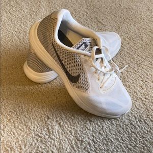 Nike Revolution 3
